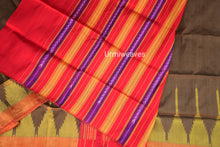 Load image into Gallery viewer, Sunhari : Phoda Kumbha Mulberry Silk Saree |
