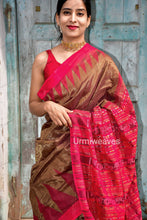 Load image into Gallery viewer, Golden Red Sambalpuri Phoda kumbha Tissue Silk plus Cotton Saree - Urmiweaves

